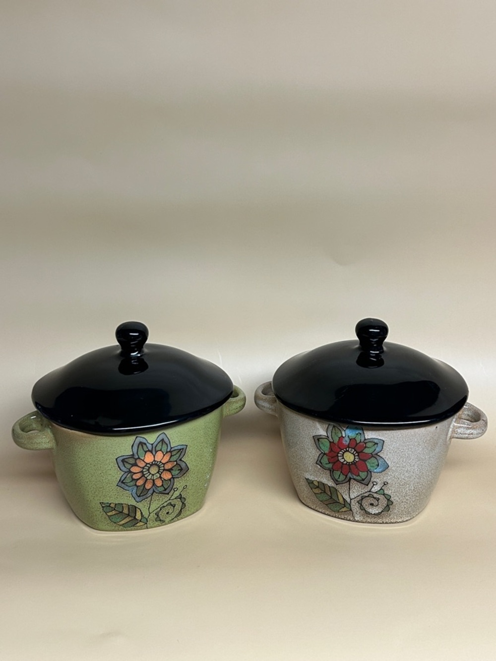 STOKES Black-Lid Ceramic Casserole with Floral Design - Green or Cream 💕